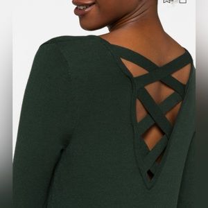 Green sweater with back detail